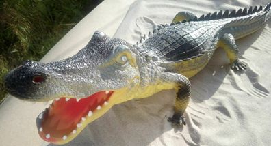 riesiges Krokodil aus Gummi ca. 67cm sehr detailreich Krokodilfigur