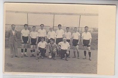 57879 Foto Ak Neukirchen Fussballmannschaft um 1935