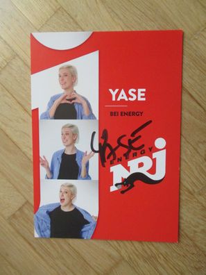 Radio Energy NRJ Moderatorin Yase - handsigniertes Autogramm!!