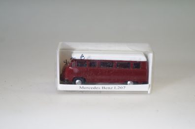 1:87 IMU APS Collection MB L207 Bus dkl. rot, neuw./ ovp