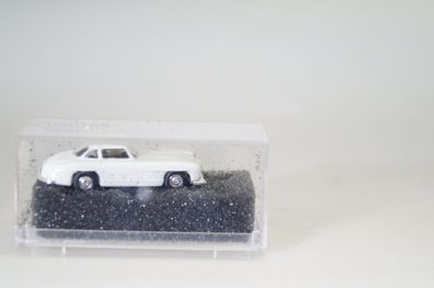 h0 Praline 0806 MB Flügeltürer weiss, neuw./ ovp