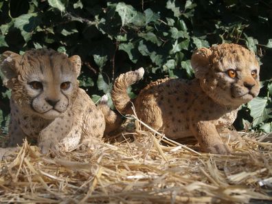 Gepard Deko Figur Löwe natürlich Raubkatze Baby Welpe Katze Gartenfigur Hotant