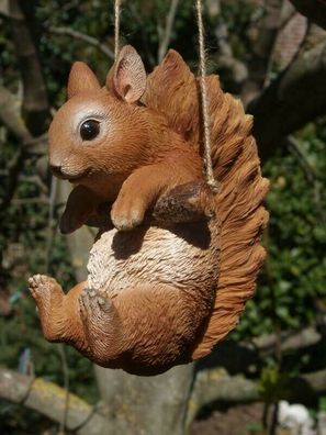 Eichhörnchen Deko Figur hängend lebensgroß Baby Garten Figur NEU