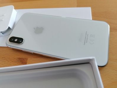 Apple iPhone XS 64GB Silber simlockfrei + iCloudfrei + TOPP