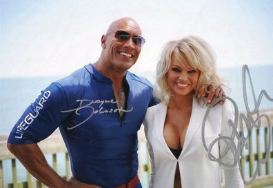 Dwayne Johnson und Pamela Anderson Autogramm