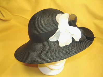 Damenhut eleganter Strohhut Sisal Glocke schwarz mit Blüte Anlasshut Sommerfest