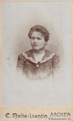 Heimatbeleg (299) CDV Kabinettfoto 6,5cm x 10,5cm E. Nolte-Lantin Aachen Frau