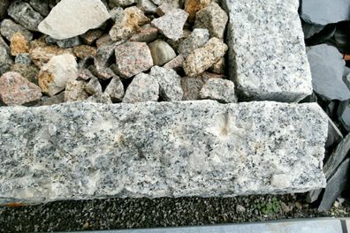 Granit Randsteine Rasenkanten Kantensteine Mähkante 100x20x6 Palisade Stele