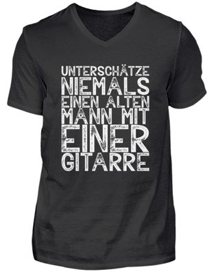 Unterschöätze Niemals EINEN ALTEN - Herren V-Neck Shirt