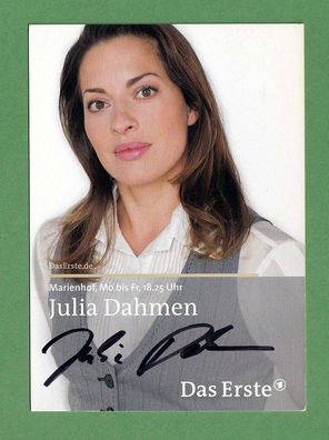 Julia Dahmen - persönlich signierte Originalautogrammkarte