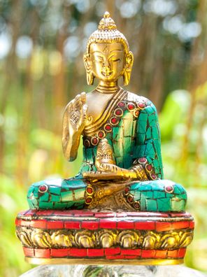 Kanakamuni Buddha Messing mit Türkis- und Korallensteinen sitzend 11,5 cm 0,5 kg