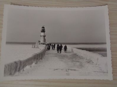 5798 Postkarte, Ansichtskarte -Warnemünde Leuchtturm im winter