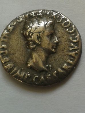 Original Silber Denar Kaiser Augustus 27v.-14n. Chr. colonia patricia? Triumphbogen
