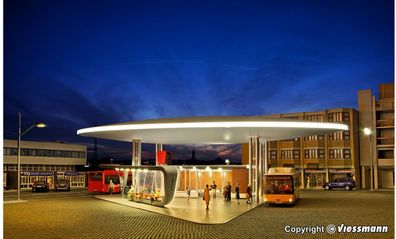 Kibri 39006 Moderner Busbahnhof Hauptgebäude mit einer Haltestation