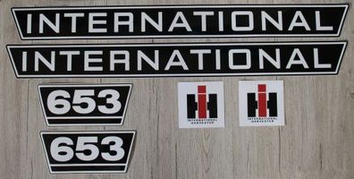 IHC International 653 Aufkleber schwarz weiss groß