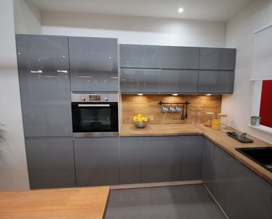 Küche Küchenzeile Eckküche grifflos Glanz grau- Soft Close Küchenblock weiß