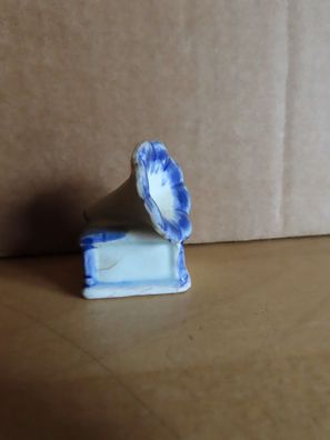Figur Grammophon weiß-blau Keramik ca. 3 cm hoch Setzkastenfigur