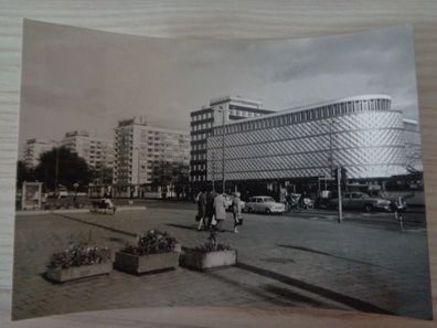 6253 Postkarte, Ansichtskarte- Messestadt Leipzig-Konsument am Brühl