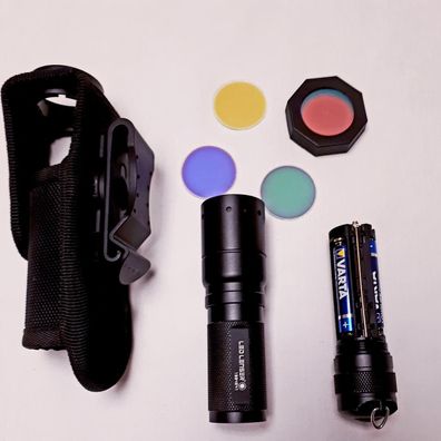 LED LENSER Taschenlampe mit Farbfiltern und Holster