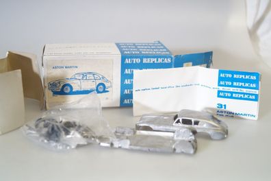 1:43 Bausatz Auto Replicas Aston Martin DB 2-4, neuw./ovp