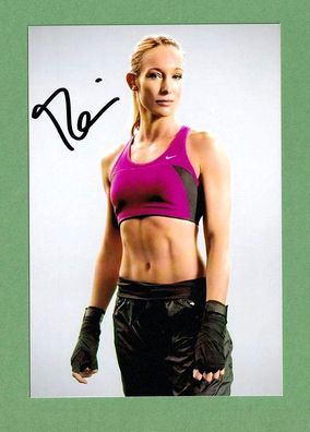 Christine Theiss (Weltmeisterin in Kickboxen) - persönlich signiert (1)
