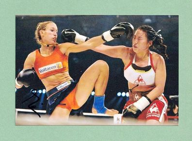 Christine Theiss (Weltmeisterin in Kickboxen) - persönlich signiert (6)