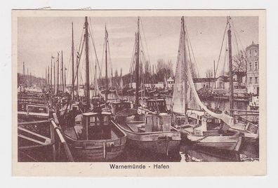 53762 Ak Warnemünde Hafen mit Segelbooten 1927
