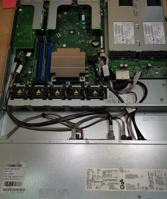 Fujitsu Primergy RX1330 M1 / Xeon E3-1271 v3 4x3,6Ghz / 8GB DDR3 / 128GB SSD / DVD-RW