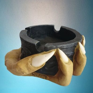 Gruslige Hand Figur als Aschenbecher 15 cm