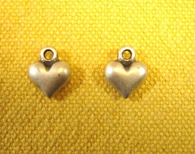 kleiner Anhänger Trachten Herz altsilber oder z Annähen 1,2x 1,8 cm Nr12259