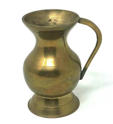 Messing Vase in Form eines kleinen Kruges 7,7 cm hoch "Made in India" (129)