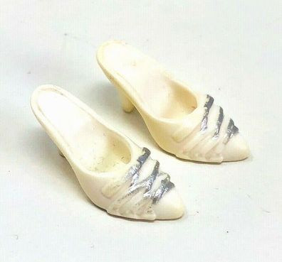 Barbie Schuhe Slipper weiß mit Absatz und silbernen Verzierungen (W36)