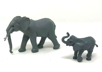 2 Elefanten Kunststoff Figuren ca. 8 + 6 cm lang (W6)