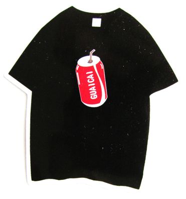 Coca Cola - Aufkleber - Shirt mit Dose - Motiv 123 - 60 x 56 mm
