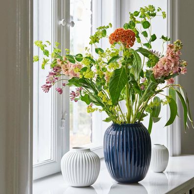 Rillenvase Hammershøi | Blumenvase für Schnittblumen & Sträuße