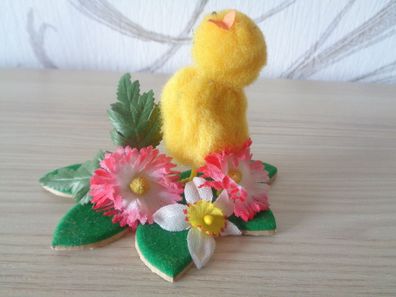 Deko Ostern DDR -Sebnitzer Pappe, Kunstblume Sebnitz- Küken mit Blumen