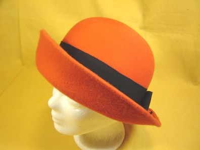 Damenhut süßer Hut vorne aufgeschlagen orange mit Ripsband schwarz DH101