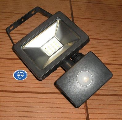 LED Fluter Scheinwerfer Flutlicht Strahler PIR 230V Volt AC 10W Goobay 58998