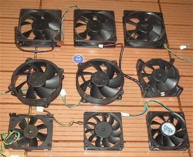 9x diverse Lüfter Ventilator 12V Volt DC Kunststoff schwarz + SdfkPlakette