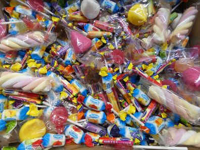 Wurfmaterial 2500 Teile Süßwaren Süßigkeiten Mix Giveaway für Karneval oder Fasching