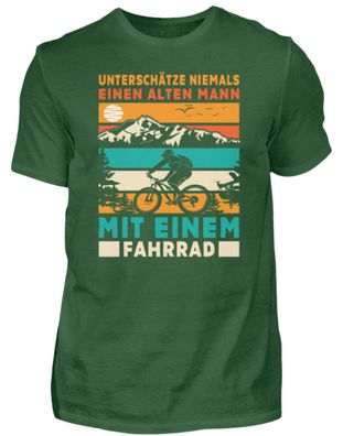 Unterschätze Niemals EINEN Altenmann MIT - Herren Shirt