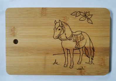 Kinder Frühstücksbrettchen personalisiert Holzbrett Gravur Pferd Bambus
