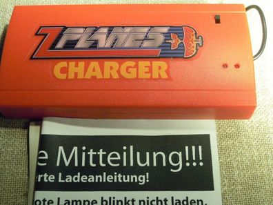 Atomic Toys Z-Planes Charger-Box für 8x 1,5V AA Zellen, Ladestation in Rot, NEU