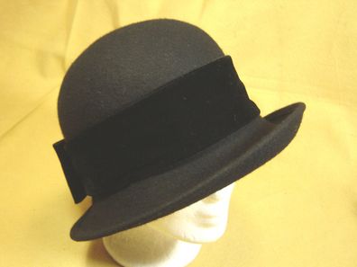 Damenhut aufgeschlagen Wollfilz schwarz mit schwarzem Samtband DH194