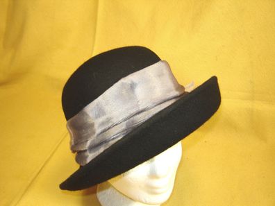Damenhut aufgeschlagen sehr hübsch Wollfilz schwarz mit Samt hellgrau DH164