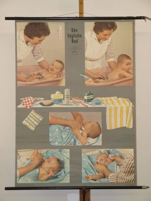 Das tägliche Bad Baby Kleinkind 1962 Schulwandbild Wandbild 82x114cm
