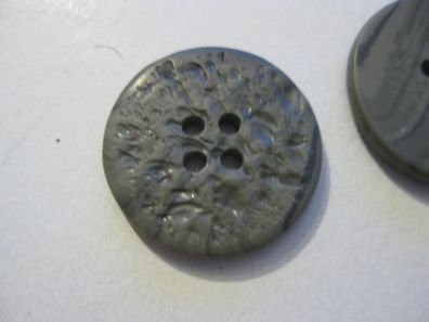 1 Kunststoffknopf hellgrau 15x3mm 4 Loch Nr.4209
