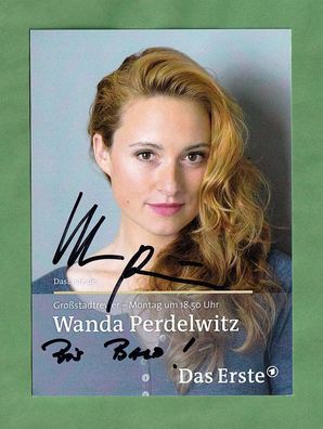 Wanda Perdelwitz ( Grossstadtrevier) - persönlich signierte Autogrammkarte