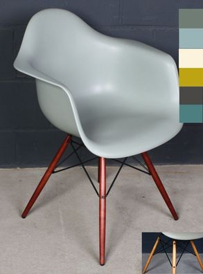 Vitra Stuhl Charles Eames Plastic Arm Chair DAW HolzGestell Armlehnen v. Farben