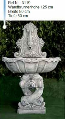 Trinkbrunnen aus Weißstein mit ein Löwenkopf für einen Wasserauslauf - 3119